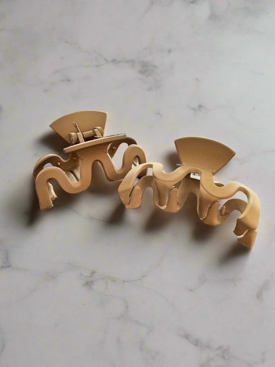 Wavy Shaped Hair Claw Clip